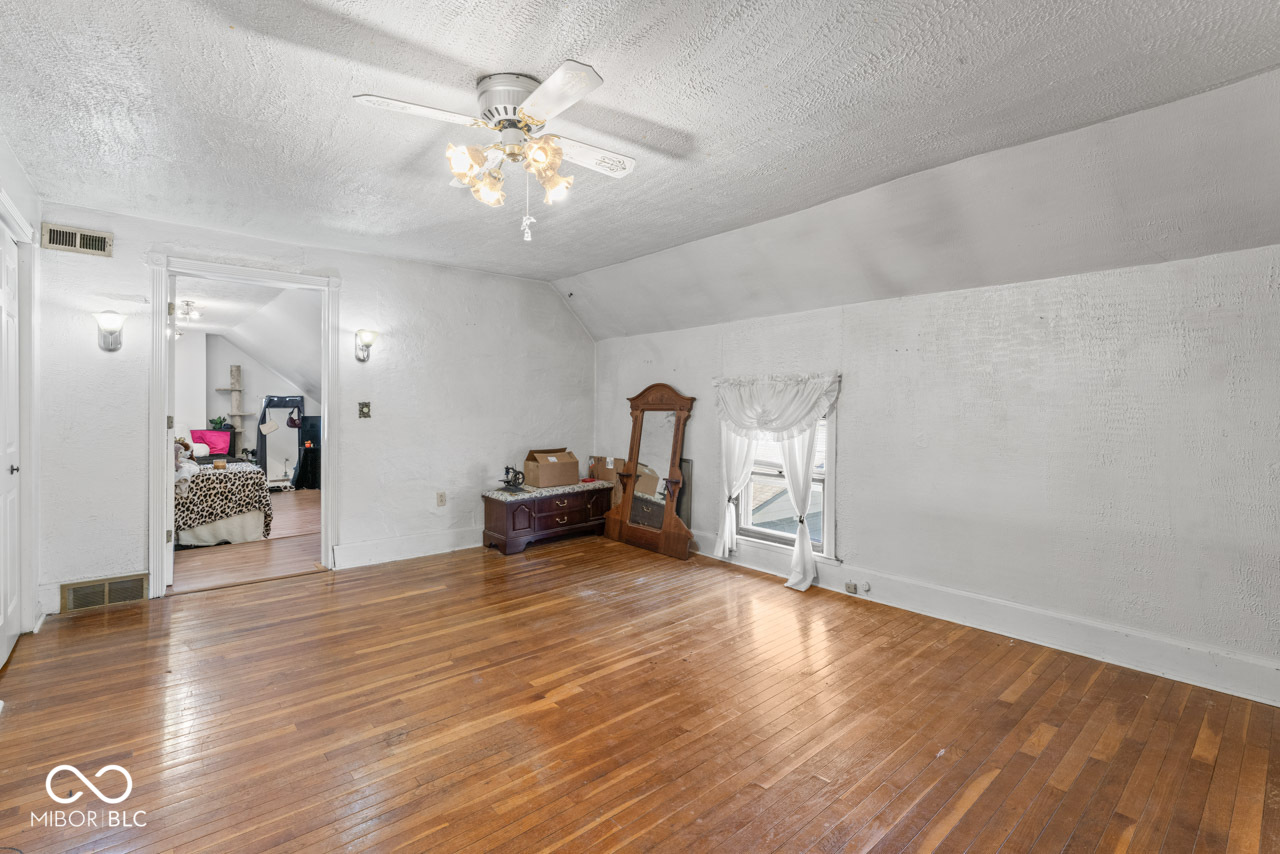 6908 Mendenhall Road Indianapolis, IN 46221 - Photo 29 of 45