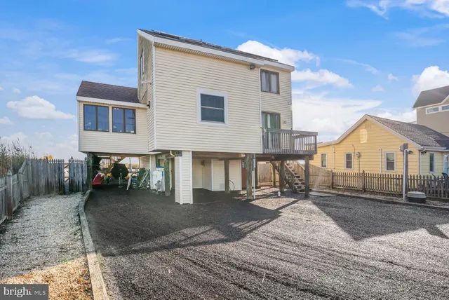 a view of multiple houses