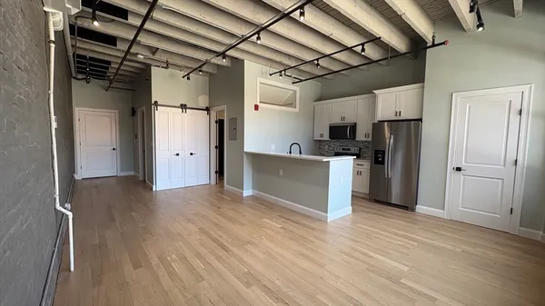 $2,700 | 199 Market Street, Unit 2, Lowell, MA 01852