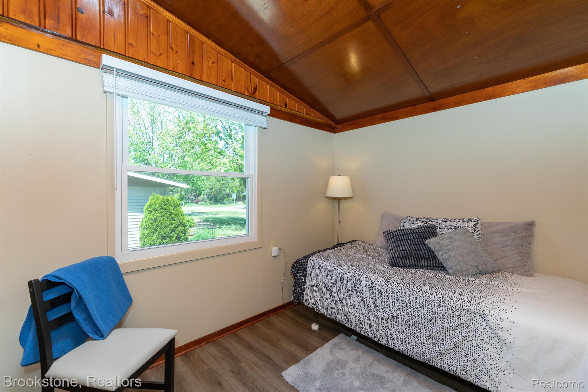 798 Pine Tree Road Lake Orion, MI 48362 - Photo 23 of 23 Bedroom 3
