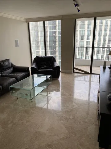 $2,450 | 555 Northeast 15th Street, Unit 30D, Miami, FL 33132
