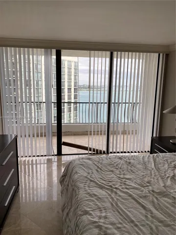 $2,450 | 555 Northeast 15th Street, Unit 30D, Miami, FL 33132