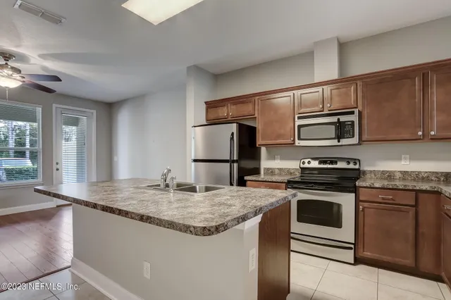 $1,625 | 4220 Plantation Oaks Boulevard, Unit 1514, Orange Park, FL 32065