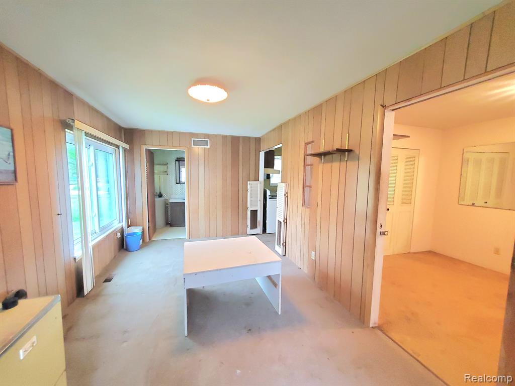8726 Riverside Drive Brighton, MI 48116 - Photo 12 of 28 Gallery Image 12