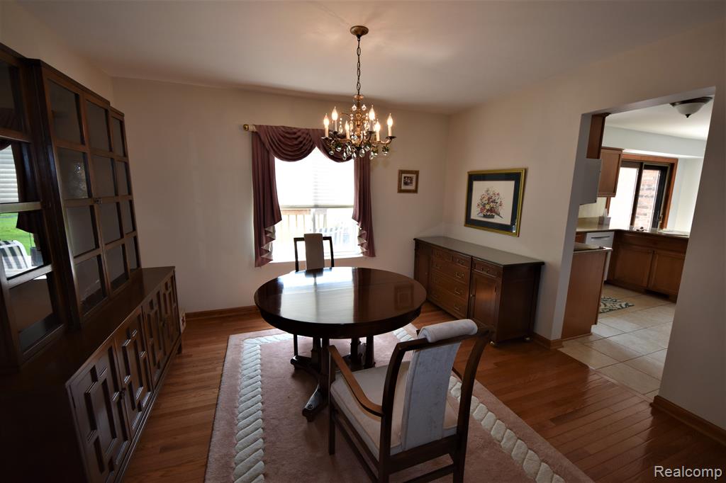 29679 High Valley Road Farmington Hills, MI 48331 - Photo 6 of 31