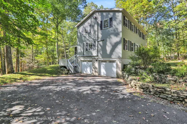 $635,000 | 1033 Old Post Road, New Paltz, NY 12561