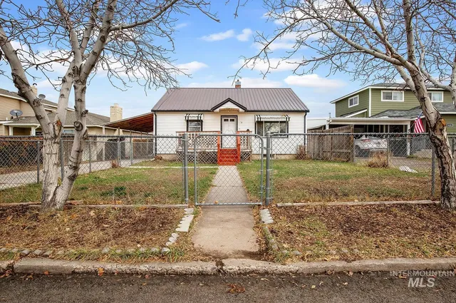 $199,000 | 624 11th Avenue North, Buhl, ID 83316