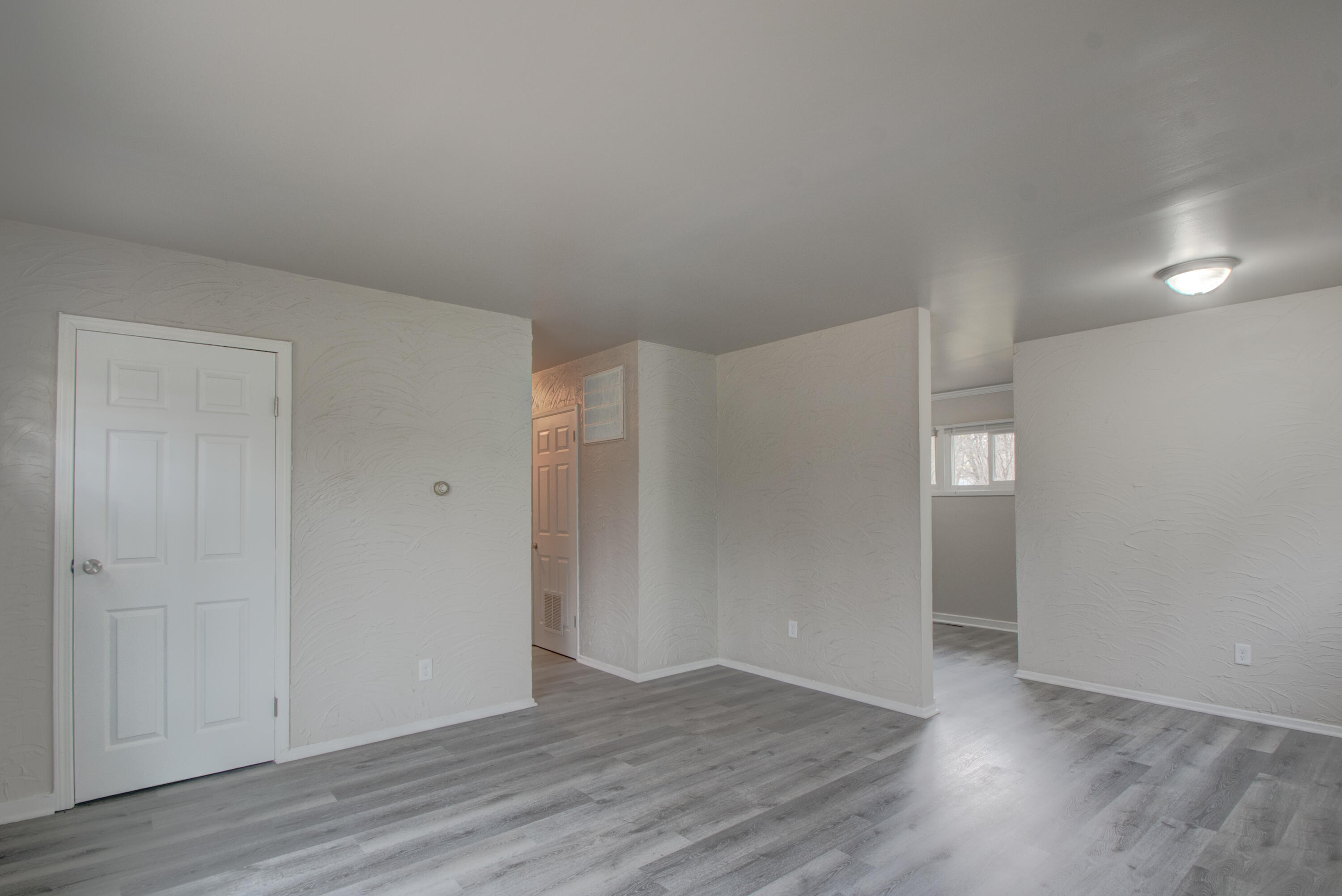940 Mount Street Gary, IN 46406 - Photo 4 of 19 3000x2003