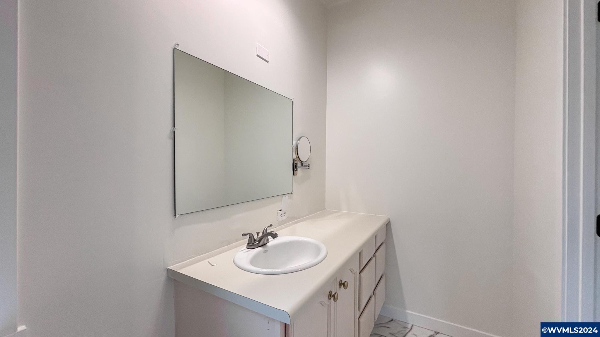 5422 Portland Road Northeast, Unit 107B Salem, OR 97305 - Photo 18 of 29 Gallery Image 18