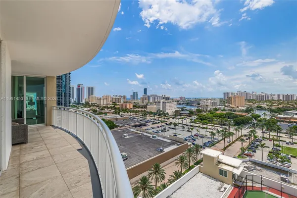 $3,800 | 1755 East Hallandale Beach Boulevard, Unit 1407E, Hallandale Beach, FL 33009