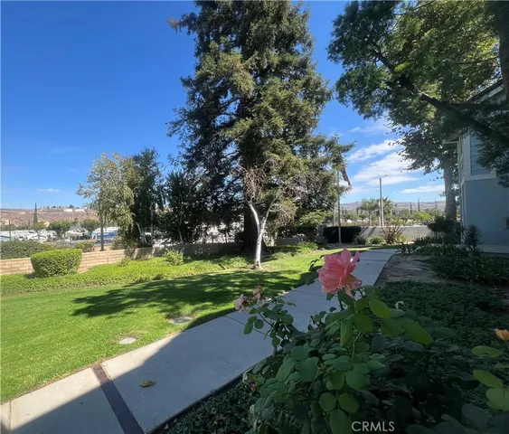 $390,000 | 26961 Rainbow Glen Drive, Unit 733, Canyon Country, CA 91351