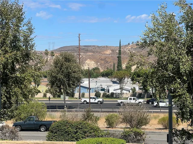 $390,000 | 26961 Rainbow Glen Drive, Unit 733, Canyon Country, CA 91351