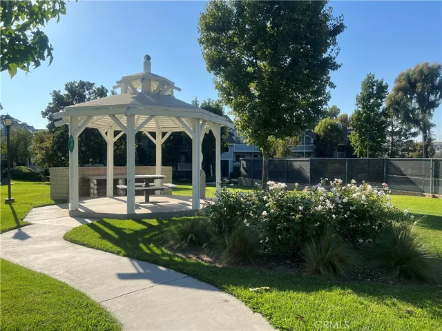 $390,000 | 26961 Rainbow Glen Drive, Unit 733, Canyon Country, CA 91351