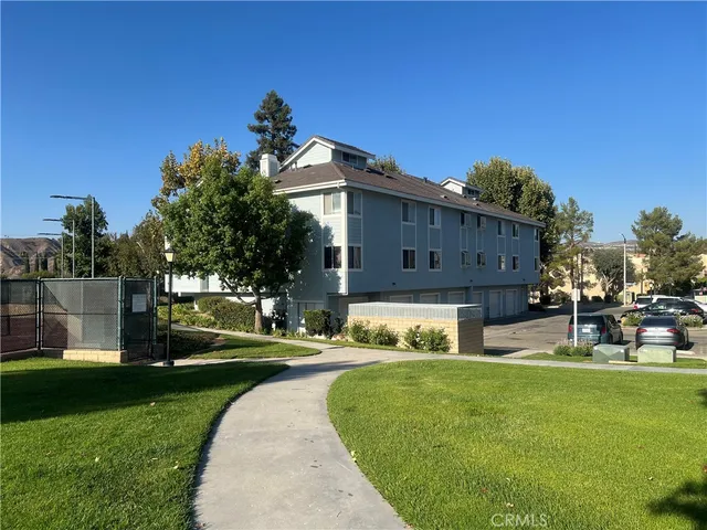 $390,000 | 26961 Rainbow Glen Drive, Unit 733, Canyon Country, CA 91351