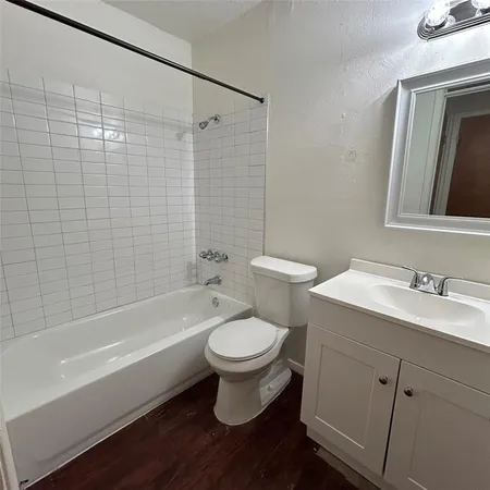$1,000 | 1011 West 23rd Street, Unit 102, Austin, TX 78705