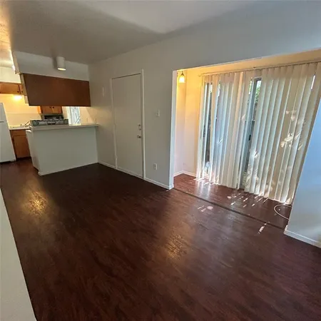 $1,000 | 1011 West 23rd Street, Unit 102, Austin, TX 78705