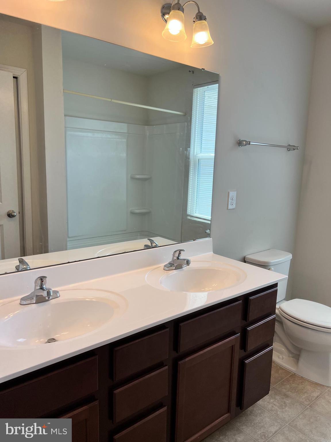 116 Ciseley Drive Sicklerville, NJ 08081 - Photo 16 of 19 2nd Floor Hall Bath