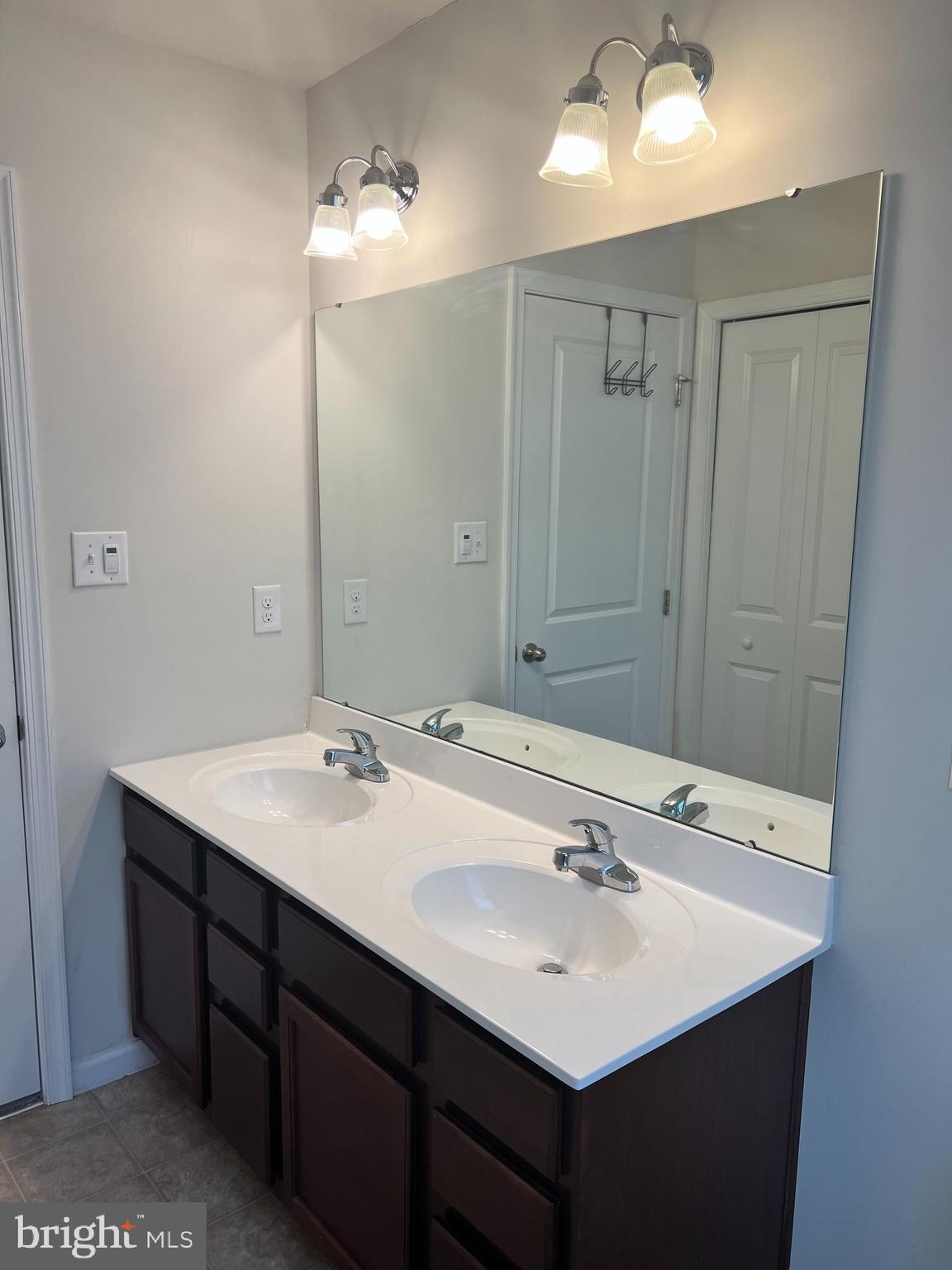 116 Ciseley Drive Sicklerville, NJ 08081 - Photo 17 of 19 2nd Floor Full Bath