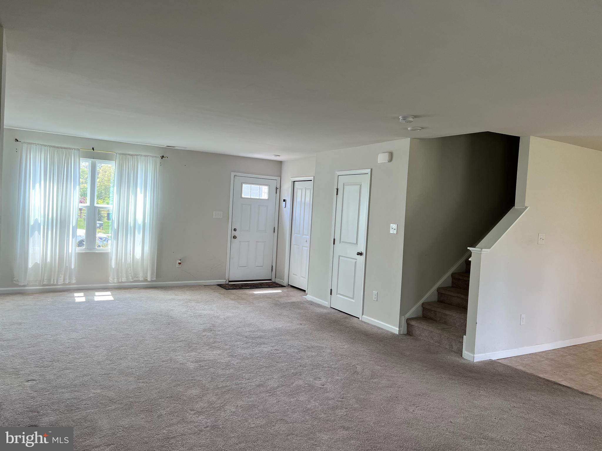 116 Ciseley Drive Sicklerville, NJ 08081 - Photo 2 of 19 Living Room