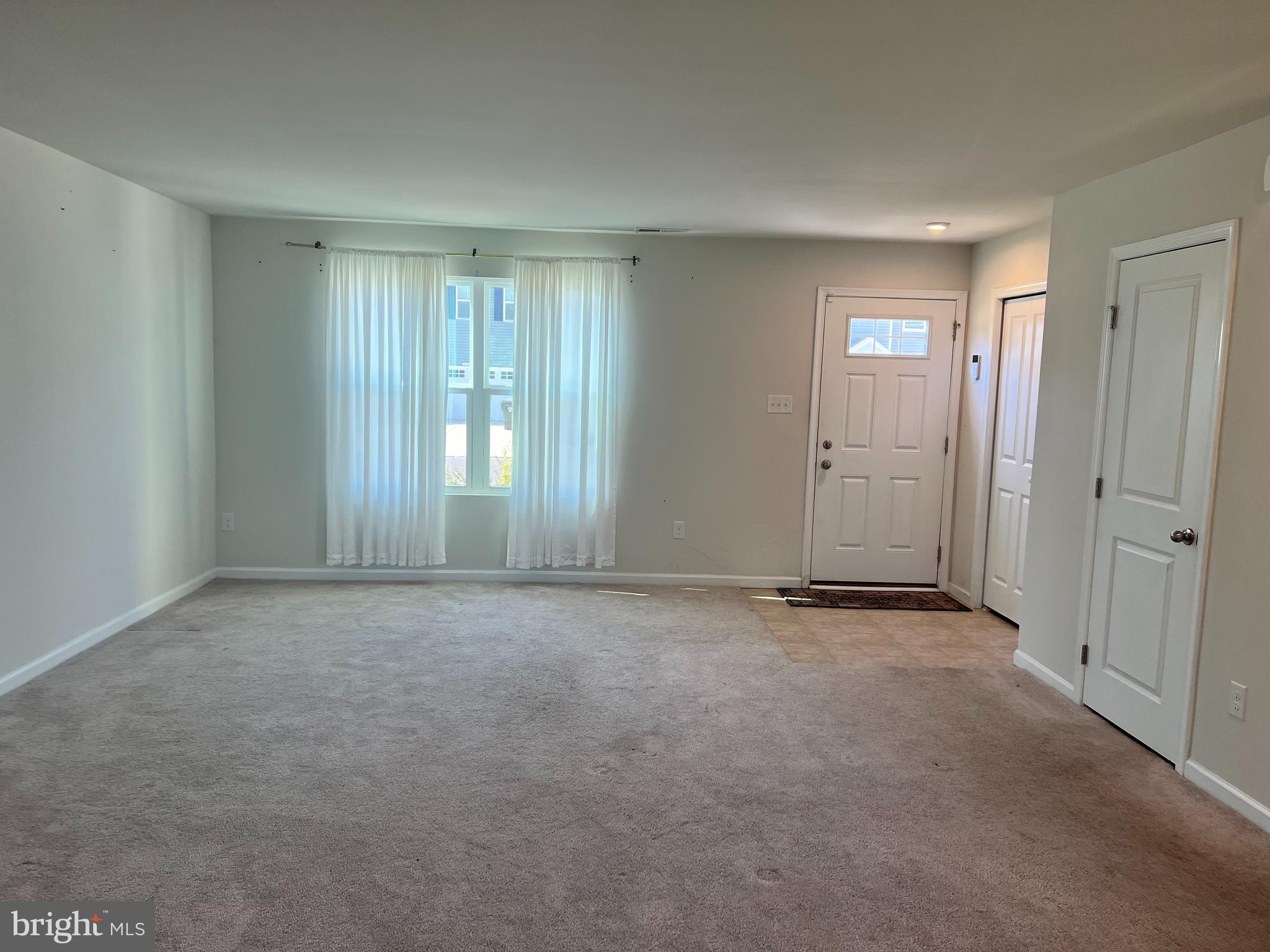 116 Ciseley Drive Sicklerville, NJ 08081 - Photo 3 of 19 Living Room/Family Room