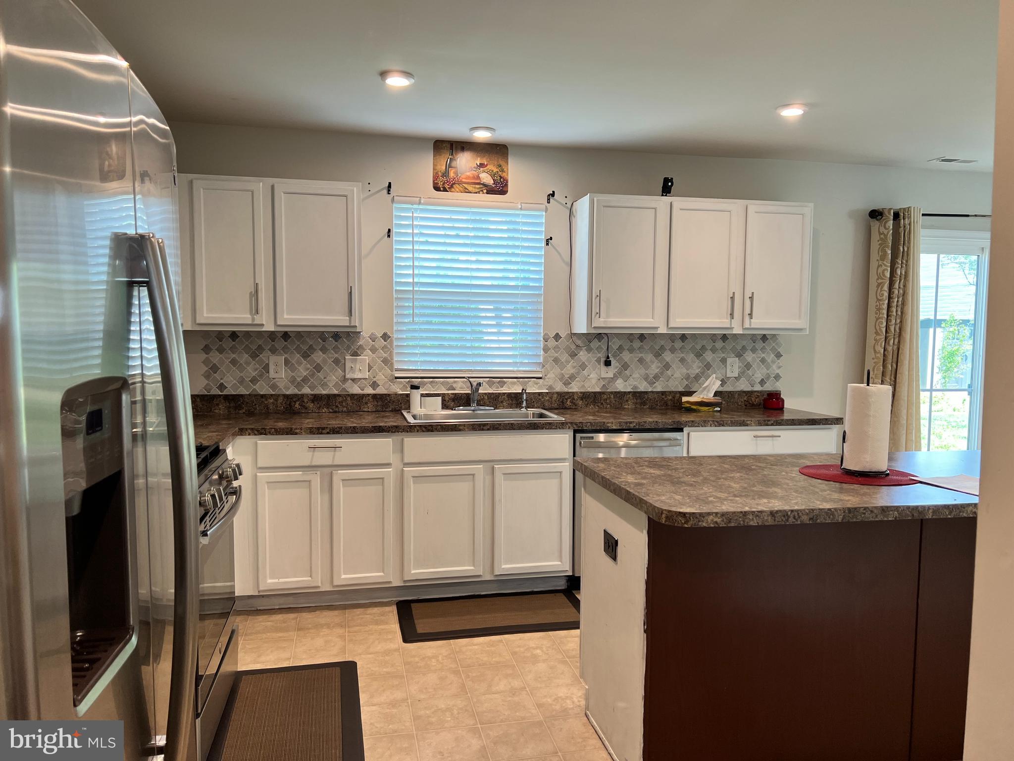 116 Ciseley Drive Sicklerville, NJ 08081 - Photo 7 of 19 Kitchen