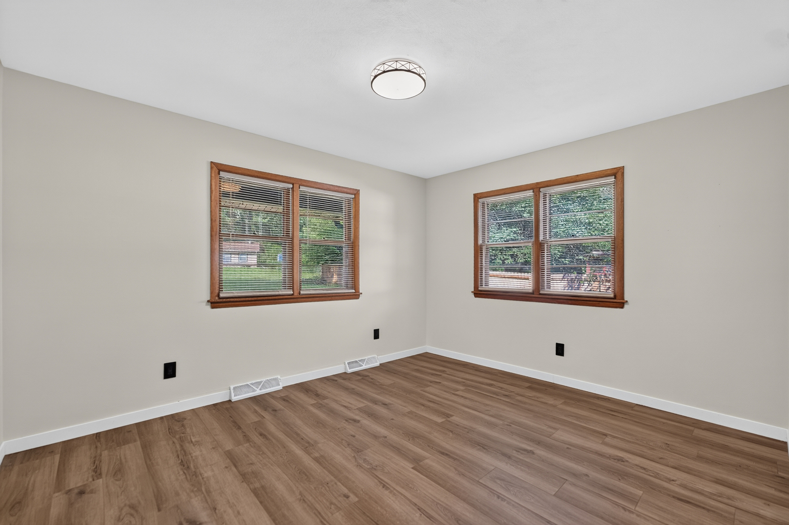 2077 Grand Detour Road Dixon, IL 61021 - Photo 20 of 41 Gallery Image 20
