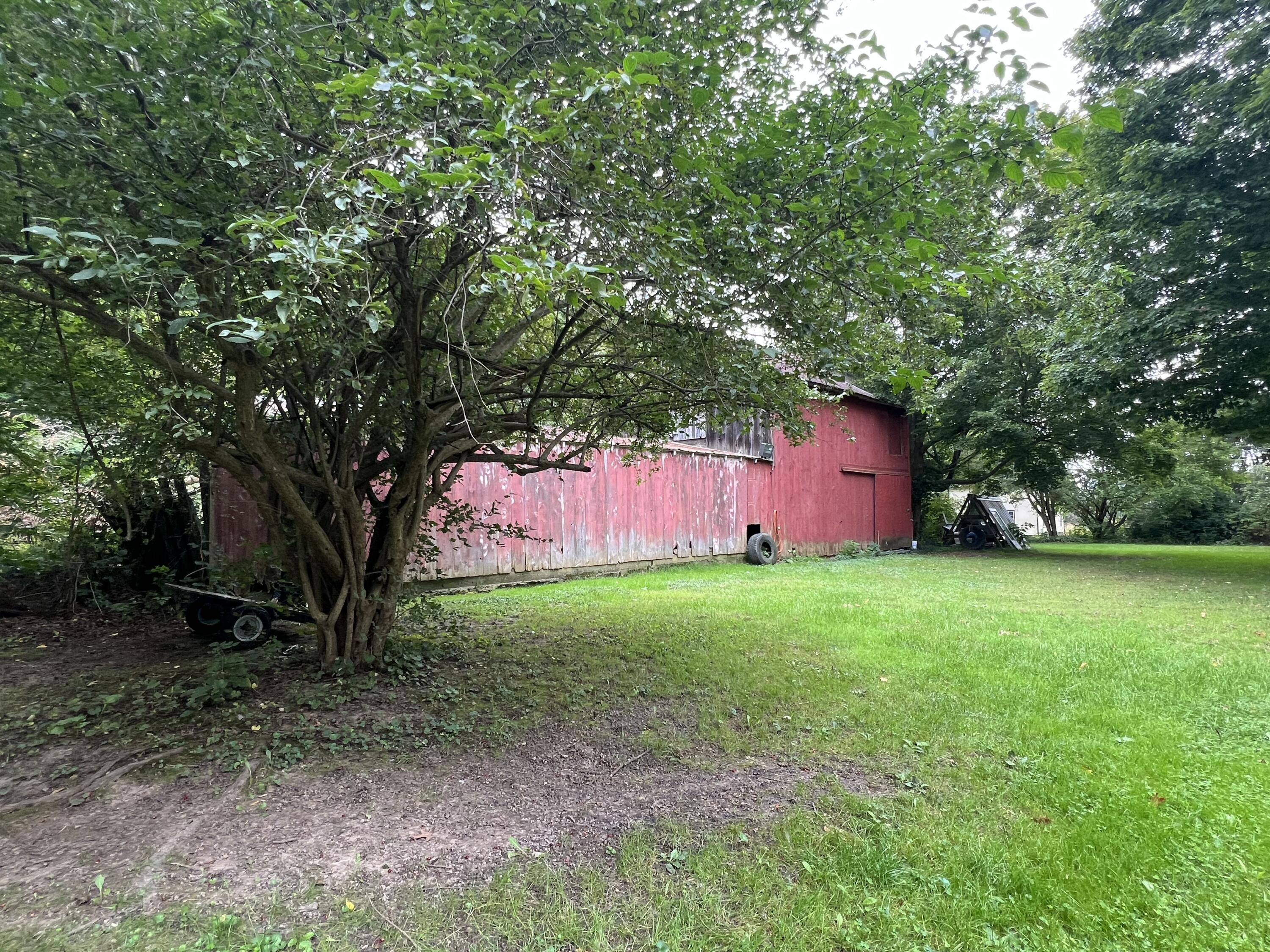 10025 Pulaski Road Hanover, MI 49241 - Photo 10 of 25 Barn
