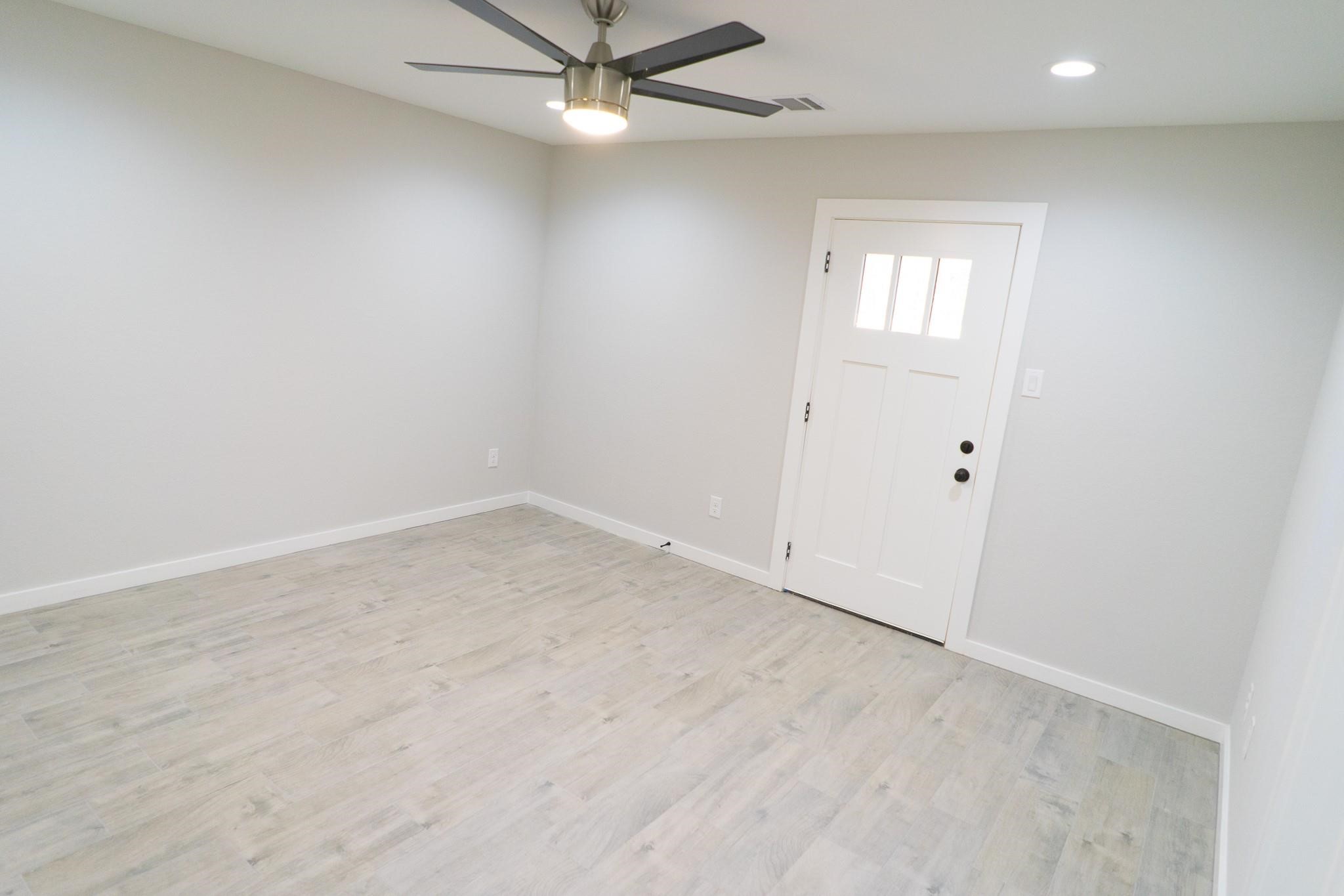 308 South 12th Street, Unit B Conroe, TX 77301 - Photo 9 of 12