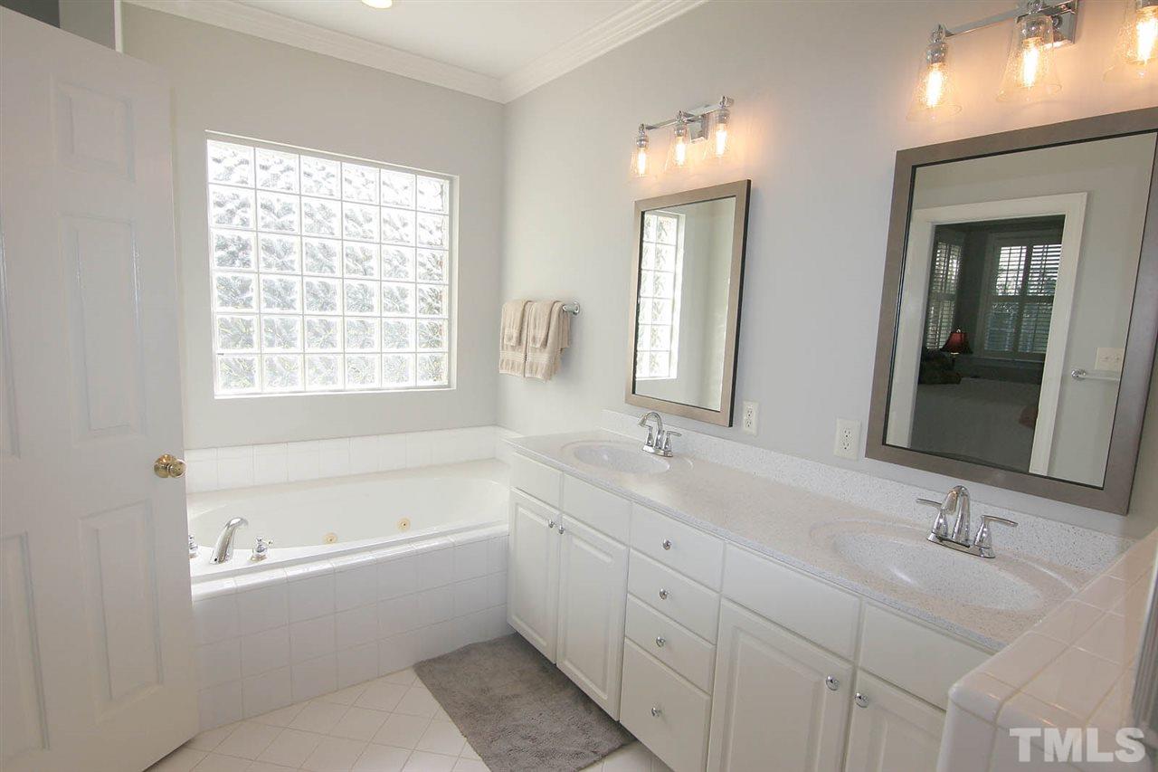 4210 Norman Ridge Lane Raleigh, NC 27613 - Photo 14 of 25