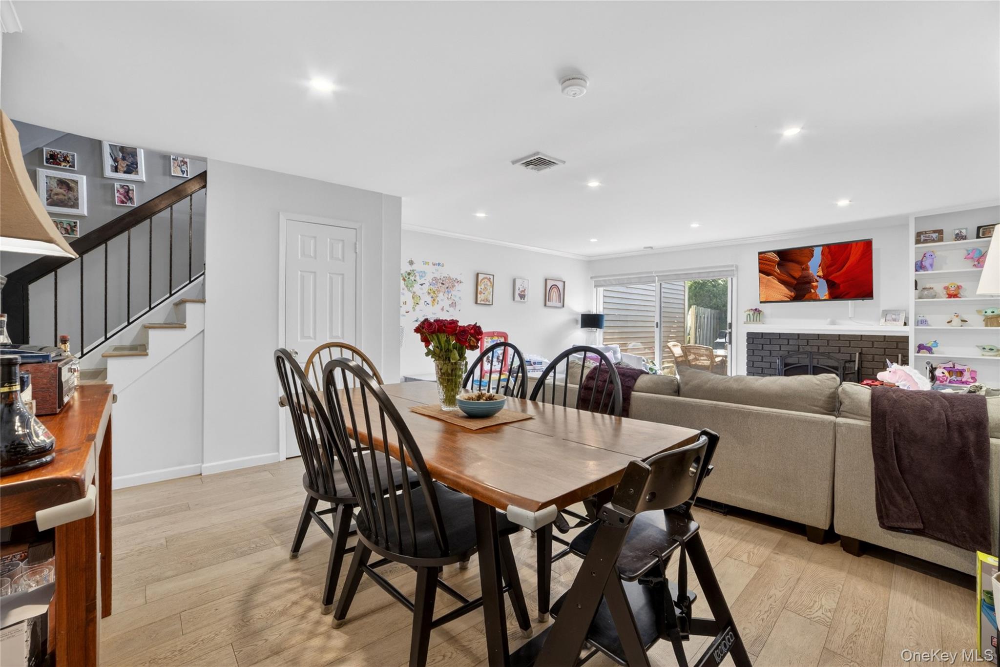 218 Tree Top Crescent Rye Brook, NY 10573 - Photo 8 of 36