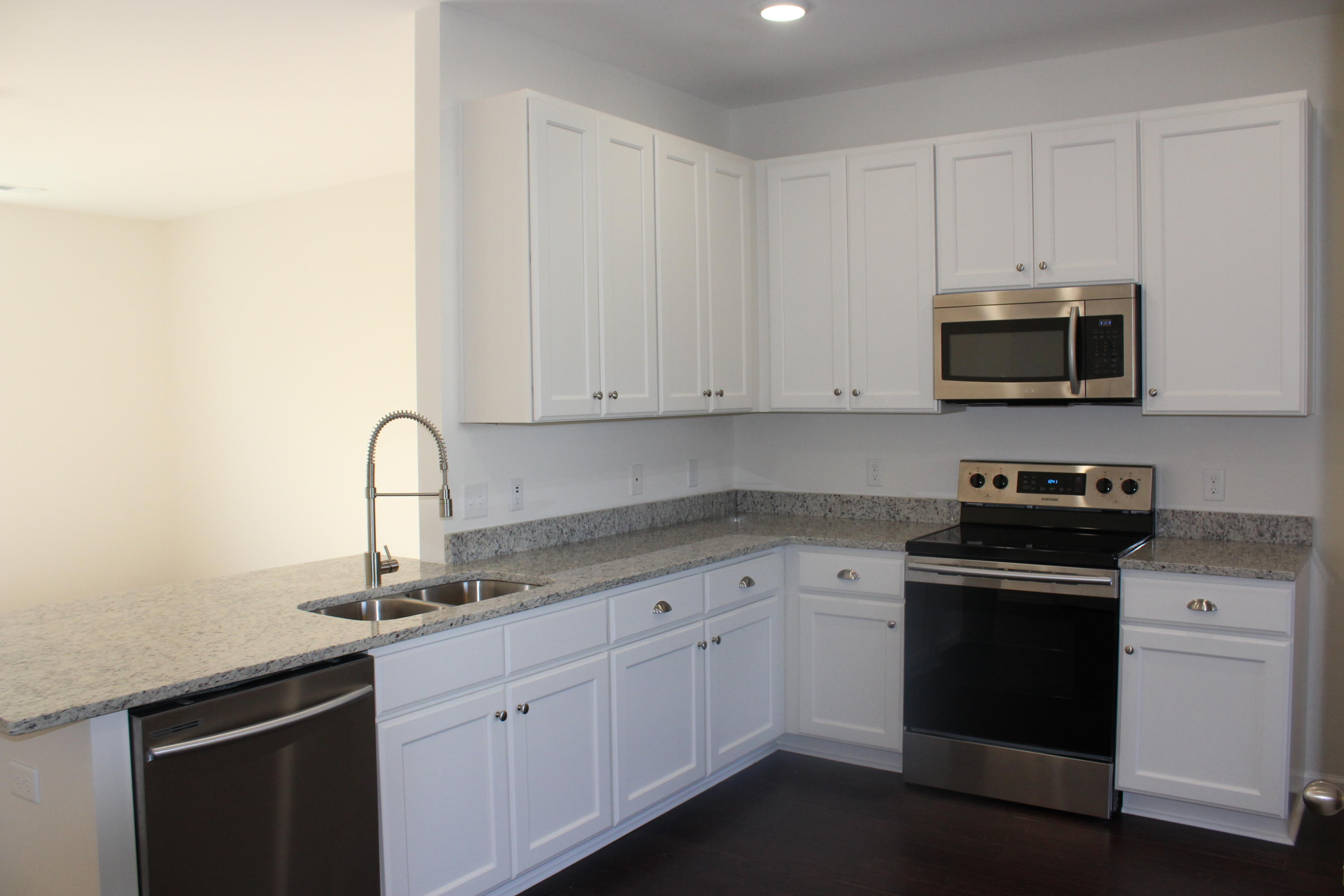 189 Woodward Road, Unit 122 Goose Creek, SC 29445 - Photo 4 of 25 IMG_3282