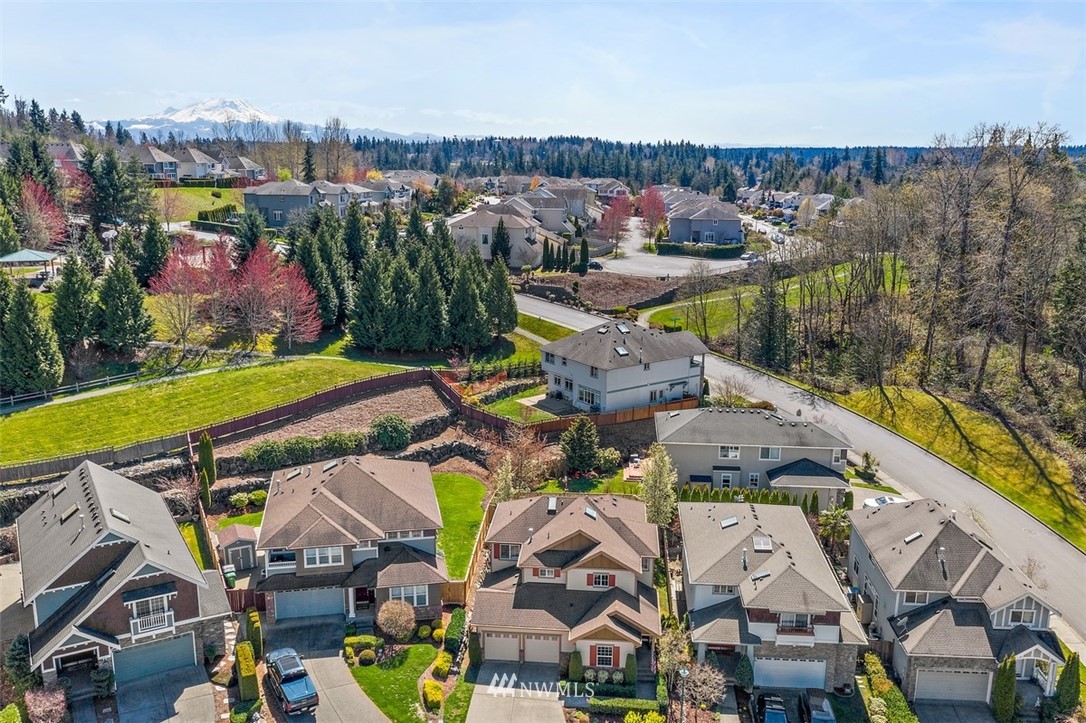 16417 Southeast 166th Terrace Renton, WA 98058 - Photo 3 of 33 Gallery Image 3