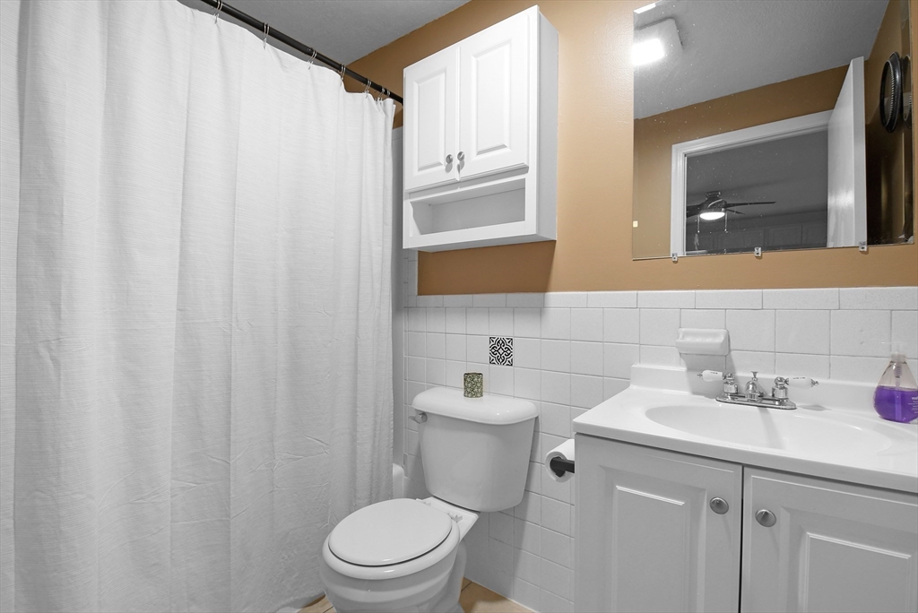 36 Ridgewood Lane, Unit 4 Gardner, MA 01440 - Photo 12 of 28