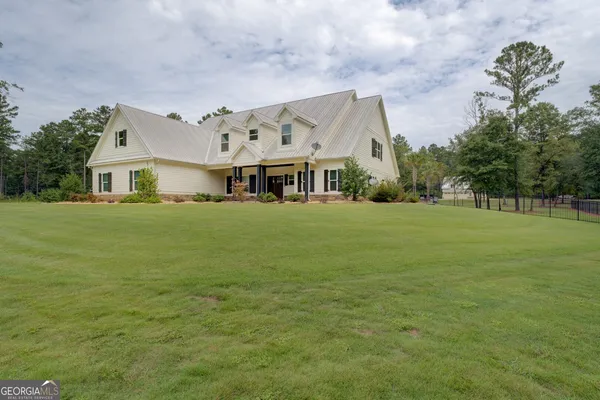 a view of a house with a outdoor space