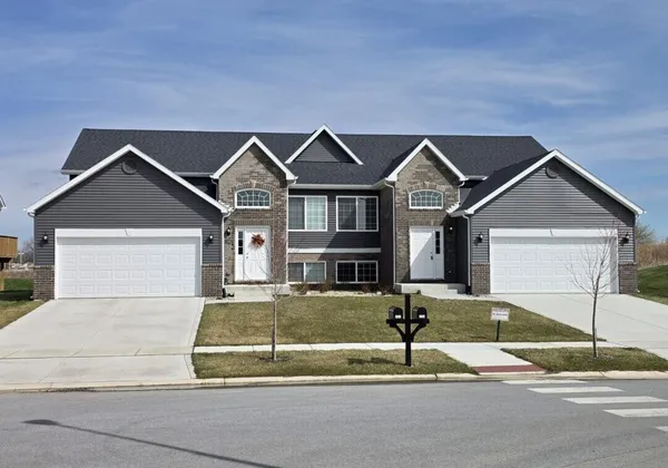 $369,900 | 3021 West 82nd Place, Unit A, Merrillville, IN 46410
