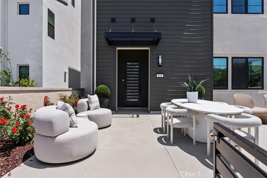 121 Bosal Irvine, CA 92618 - Photo 2 of 40