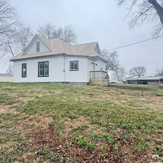 $130,000 | 302 North Iowa Street, Highland, KS 66035