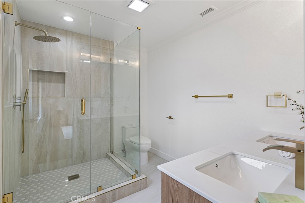 2162 Montgomery Road Thousand Oaks, CA 91360 - Photo 11 of 26 a bathroom with a shower and a bathtub