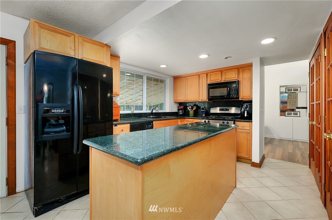 5574 Southeast Nelson Road Olalla, WA 98359 - Photo 11 of 38 Gallery Image 11