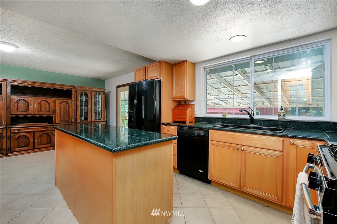 5574 Southeast Nelson Road Olalla, WA 98359 - Photo 13 of 38 Gallery Image 13