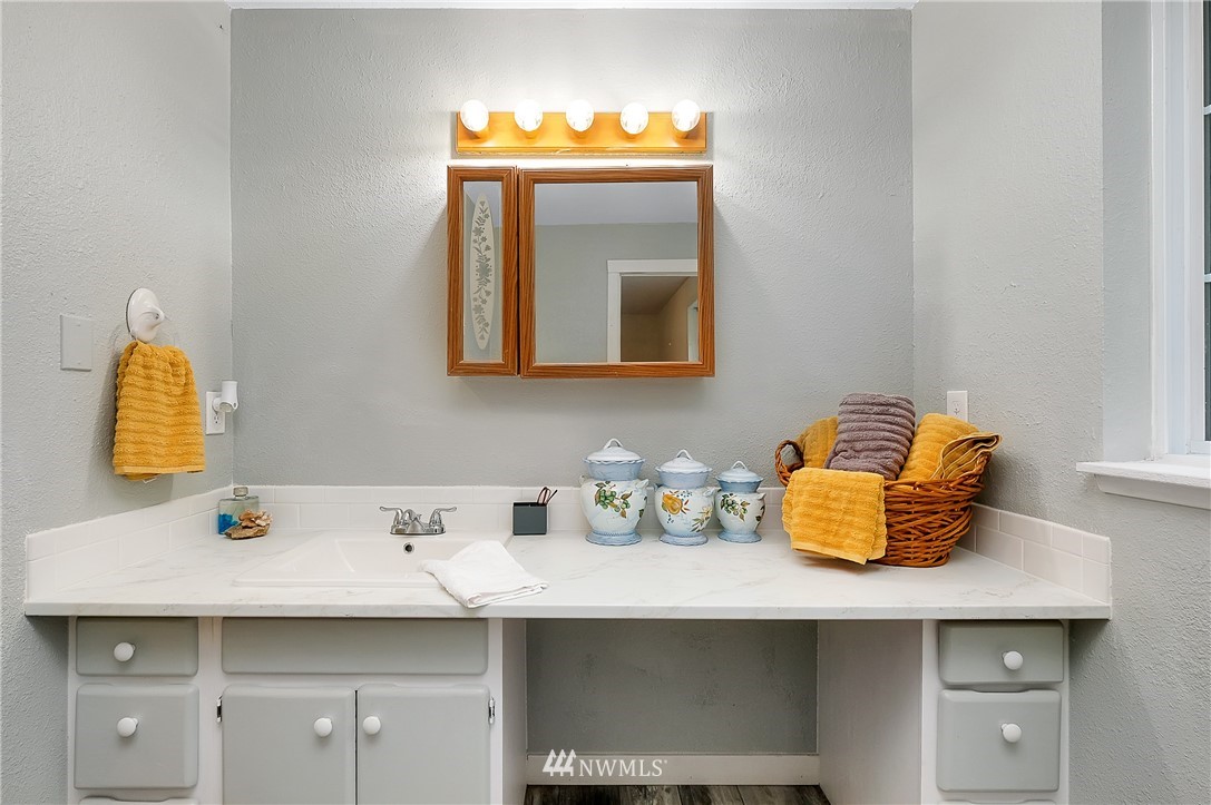 5574 Southeast Nelson Road Olalla, WA 98359 - Photo 24 of 38 Gallery Image 24