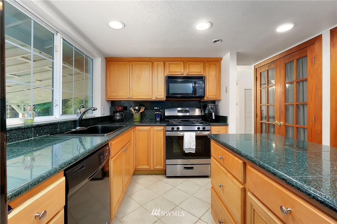 5574 Southeast Nelson Road Olalla, WA 98359 - Photo 10 of 38 Gallery Image 10
