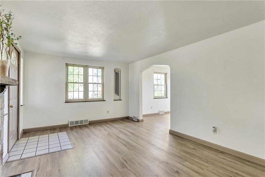 3321 Willett Road Pittsburgh, PA 15227 - Photo 8 of 23 Gallery Image 8