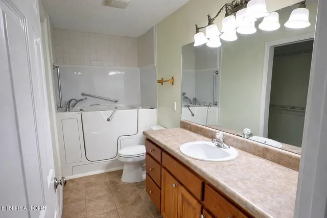 2637 Fisherman Street, Unit 28, Kodak, TN 37764