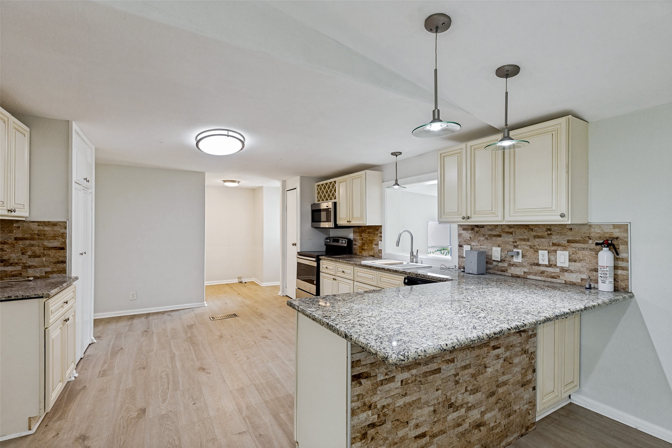 4306 North Cricket Circle Spring, TX 77389 - Photo 8 of 26