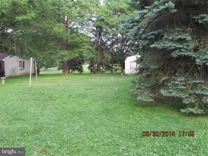 142 New Road Southampton, PA 18966 - Photo 8 of 9 Back Yard