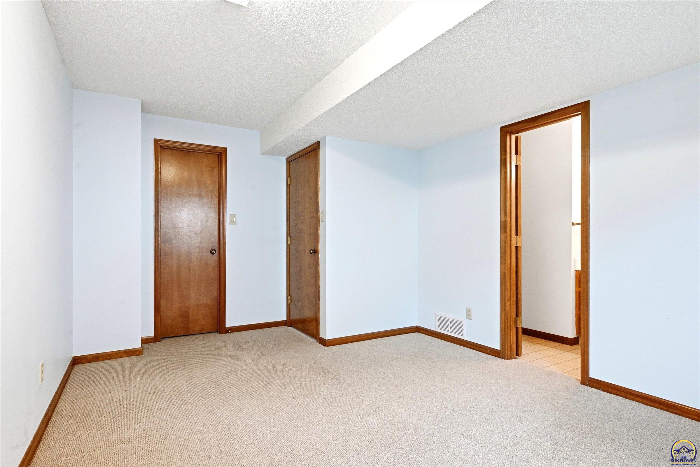 7143 Southwest 33rd Street Topeka, KS 66614 - Photo 24 of 43