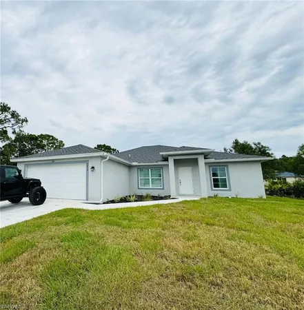 $2,300 | 3418 26th Street Southwest, Lehigh Acres, FL 33976