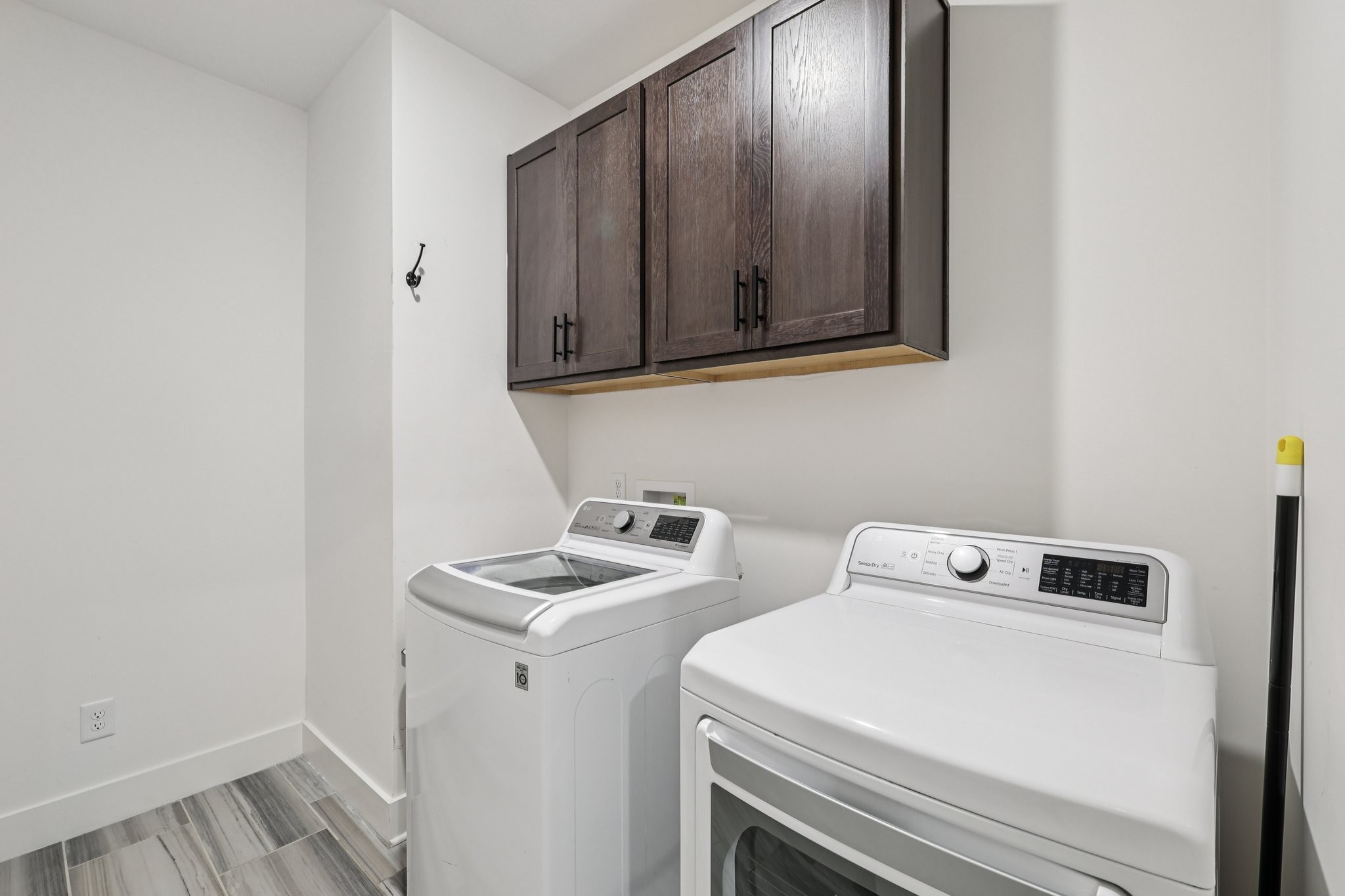 9008 Grayson Circle Mount Juliet, TN 37122 - Photo 18 of 36 a utility room with dryer and washer