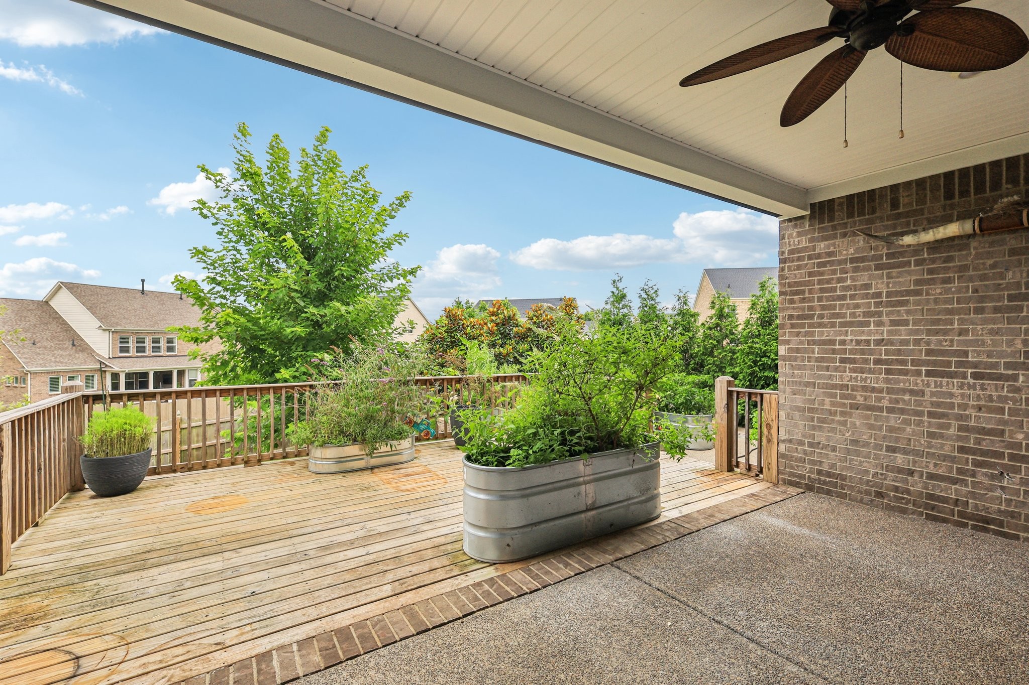9008 Grayson Circle Mount Juliet, TN 37122 - Photo 33 of 36 a balcony with plants